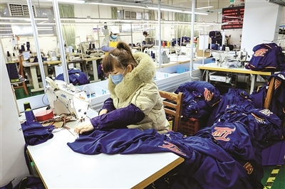 “柳州造”服装走进美国市场